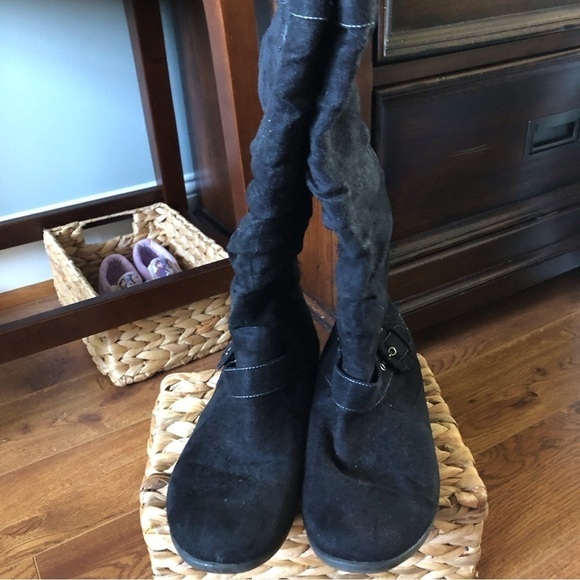Airwalk black faux suede side zip knee high boots in size 10 - Picture 2 of 7